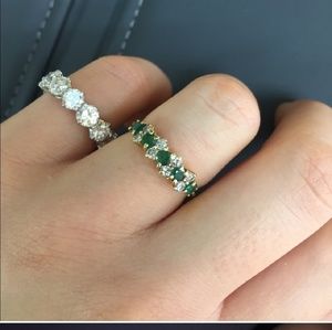 Vintage gold emerald ring with diamonds.